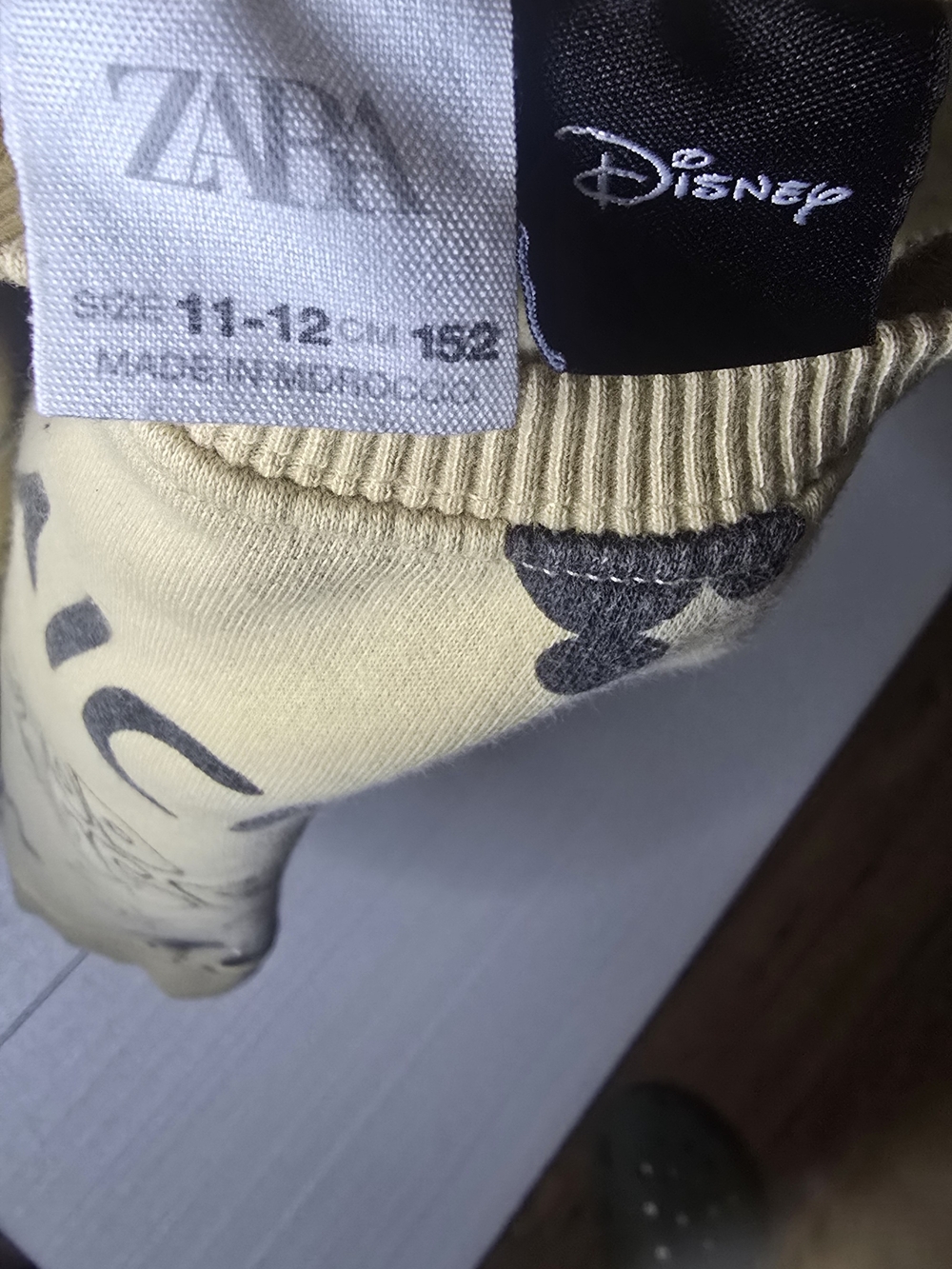 Zara Disney Beige Graphic Men’s Sweater